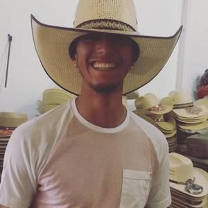 Meet your Posher, Alex